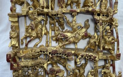 China Schnitzpaneel Holz Relief Vergoldet Krieger Pferde Dämone 19. Jh.