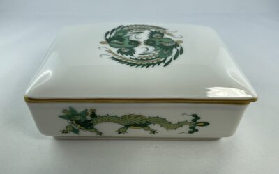 Meissen Porzellan Deckeldose reicher Drache grün Dose rechteckig